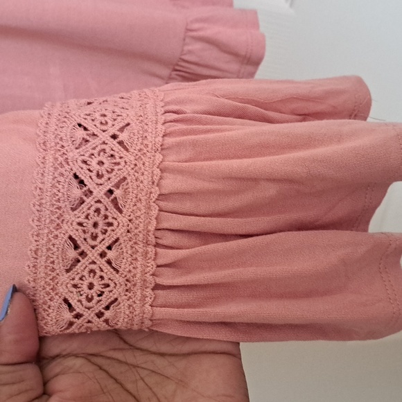 Nwt RUFFLE KNIT Top - Picture 4 of 10